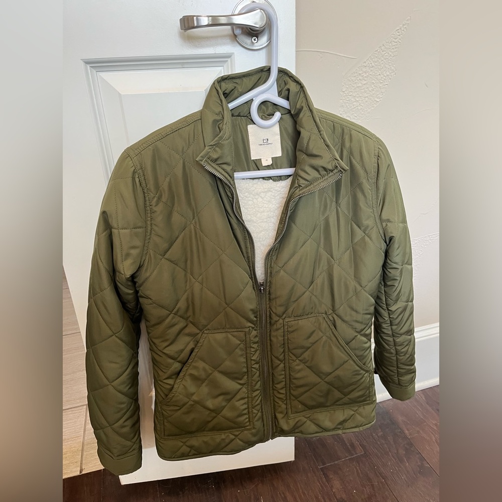 Thread & Supply Olive Green Quilted Sherpa Lined Jacket. Size: XS